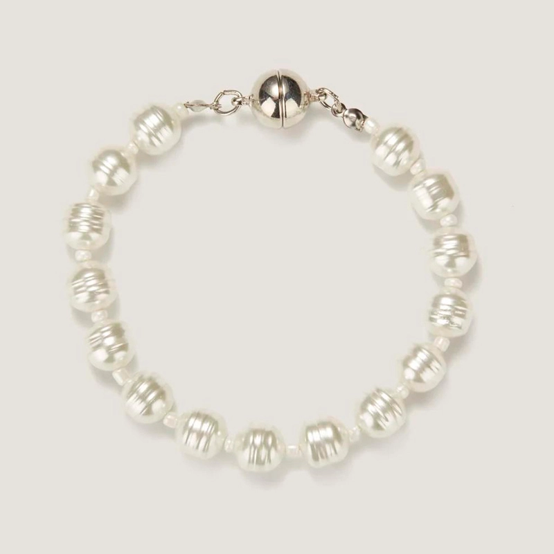 pearl bracelet with magnetic clasp